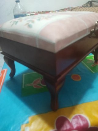 Cofre reposapiés tapizado madera