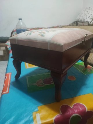 Cofre reposapiés tapizado madera