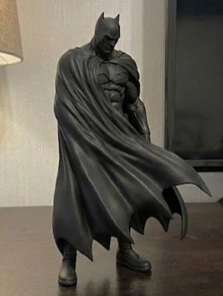 Figura Batman Vigilancia Rascacielos Negra