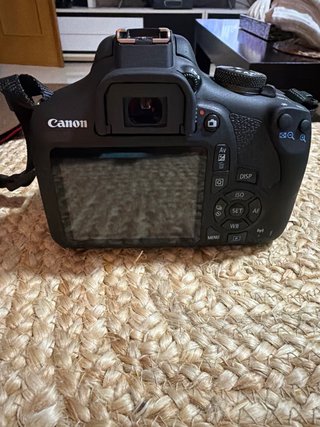 Canon EOS 2000D EF-S 18-55mm III Kit