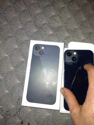 iPhone 13 Azul Medianoche pantalla negra