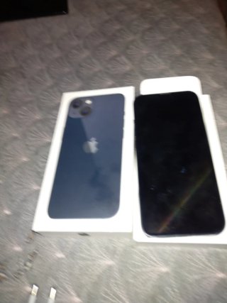 iPhone 13 Azul Medianoche pantalla negra