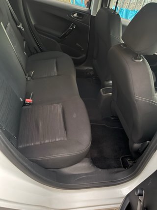 Peugeot 208 2016