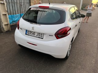 Peugeot 208 2016