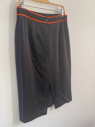 Falda BOSS negra talla 42