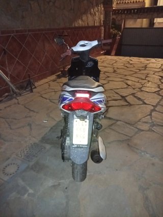 Yamaha Jog RR Scooter Azul y Blanco