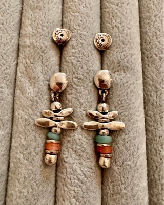 Pendientes Uno de 50 Baño Plata