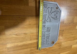 Chapa Peligro Muerte Relieve Años 30