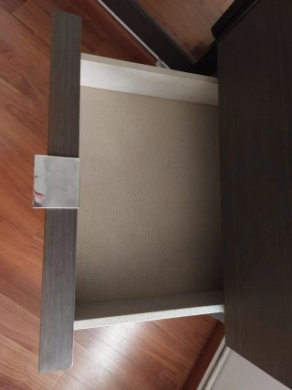 Cajonera de madera gris y negra