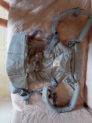 Mochila Portabebés Ergobaby Adapt Gris