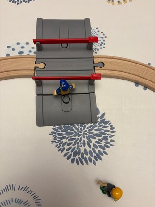 Tren de juguete BRIO y accesorios