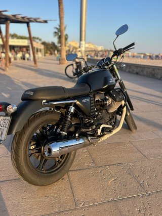 Moto Guzzi V7 II Stone (2016) - Apta A2 -