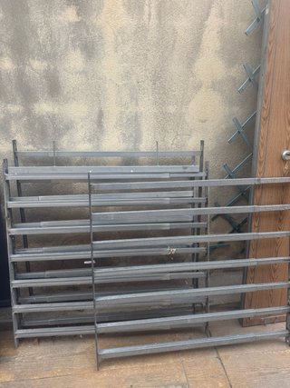 Puerta y ventanas anti okupa metálicas