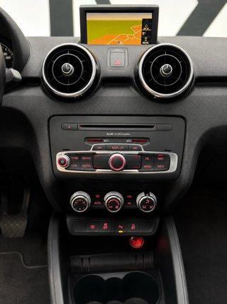 Audi A1 FULL EQUIP S-LINE