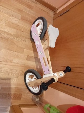 Correpasillos de madera con unicornios