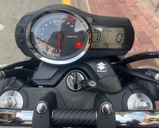 Suzuki Bandit 650 Inyección Negra