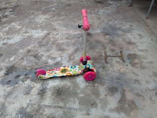 Patinete infantil 3 ruedas flores