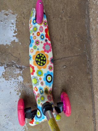 Patinete infantil 3 ruedas flores