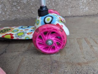 Patinete infantil 3 ruedas flores