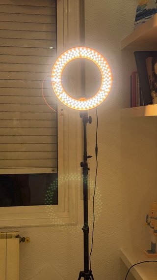 Aro de Luz Potente Trípode Resistente y alto.