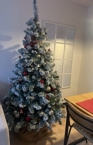 Árbol de Navidad con nieve