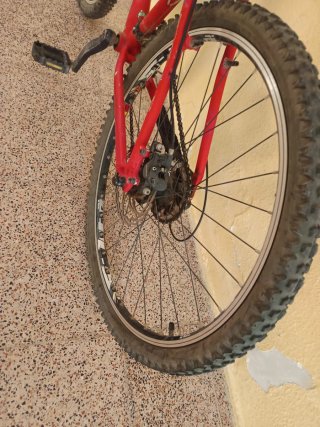 Bicicleta de Montaña Roja y Azul