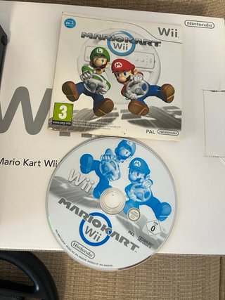 Nintendo Wii Negra + Mario Kart Wii Pack