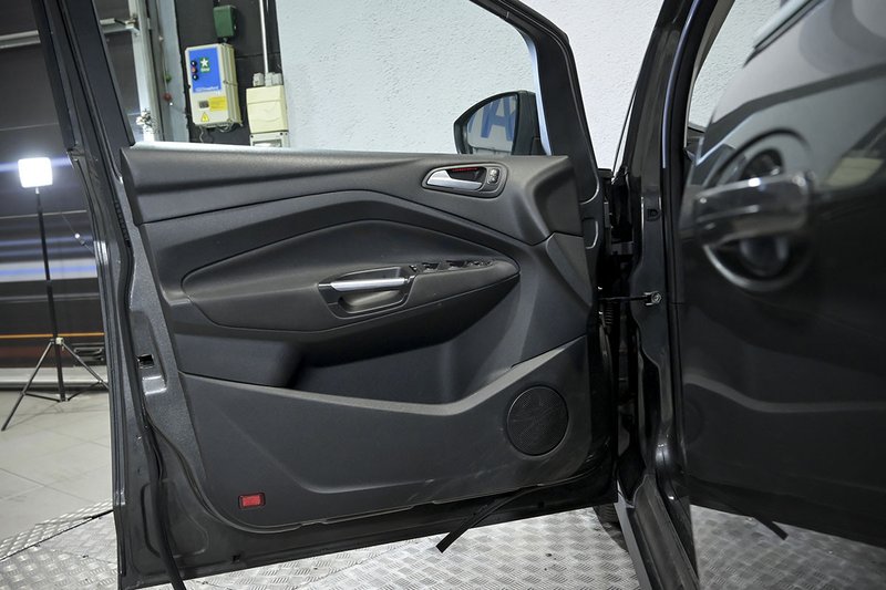 Ford Grand C-Max 1.6 Ecoboost Titanium 2015, foto 19