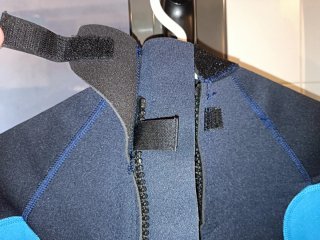 Neopreno OLAIAN negro y azul