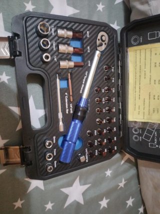 Llave dinamométrica 5-25Nm 33piezas