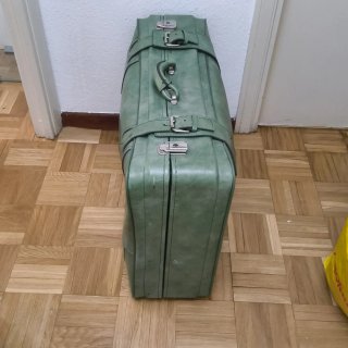 Maleta verde vintage