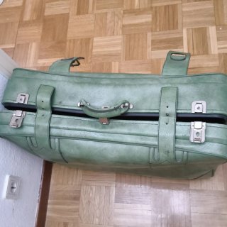 Maleta verde vintage