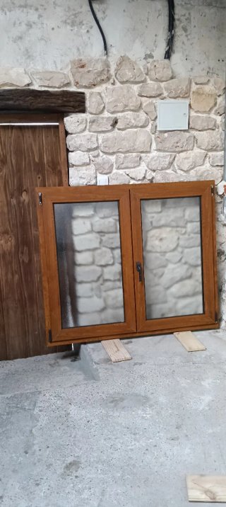 Ventana PVC roble madera 1,38 alto y 1,17 ancho