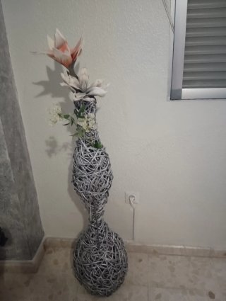 Jarrón decorativo metal y tela
