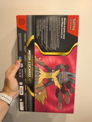 Caja Mega-Lucario (Pokémon TCG) SELLADA