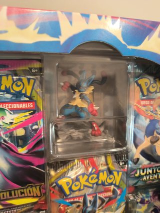 Caja Mega-Lucario (Pokémon TCG) SELLADA