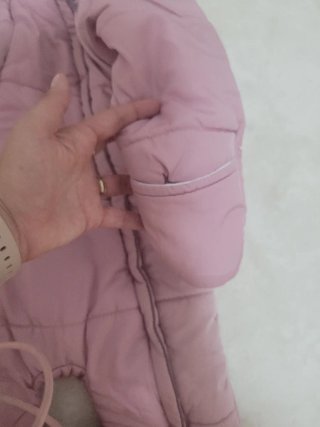 Mono de nieve para bebé rosa con capucha 98 cm.