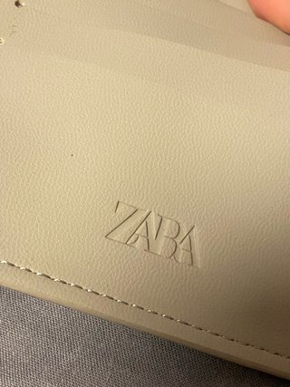 Cartera beige básica Zara
