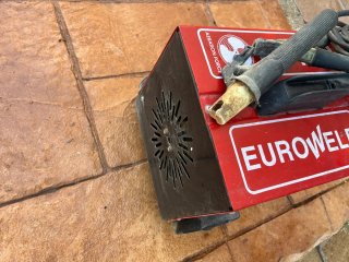 Soldadora Eléctrica Euroweld Roja