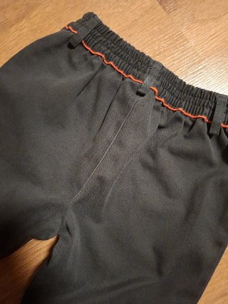 Pantalón corto vestir talla 4 uniforme salesianos