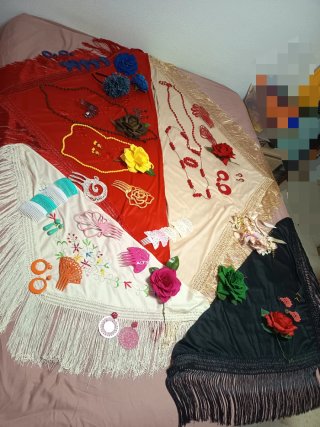 Adornos para vestirte de gitana