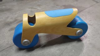 Moto correpasillos de madera