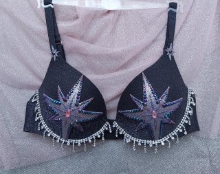Sujetador Pole Star con brillos customizado