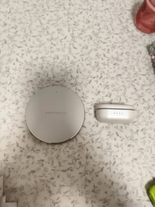 Cargador y caja auriculares Energy Sistem