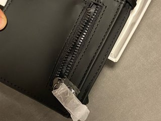 Cartera negra Zara
