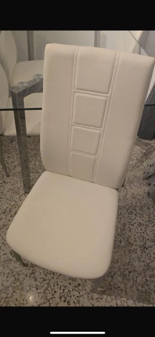 Conjunto de mesa de cristal y 4 sillas blancas