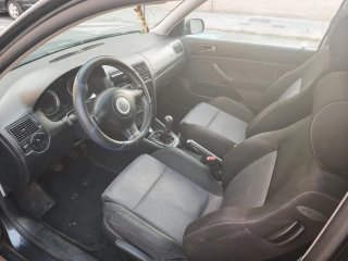 Volkswagen Golf 2004