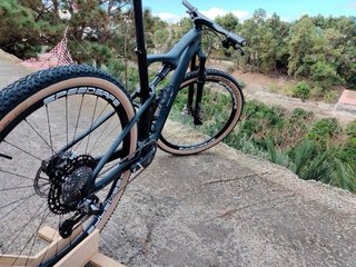 Bicicleta Doble Suspensión Full Carbon