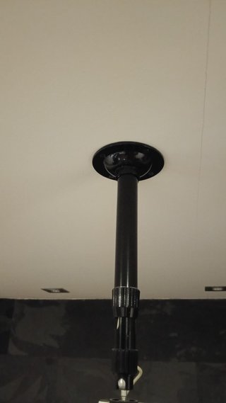 Proyector, soporte y pantalla 84 pulgadas