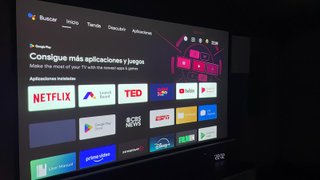 Proyector, soporte y pantalla 84 pulgadas